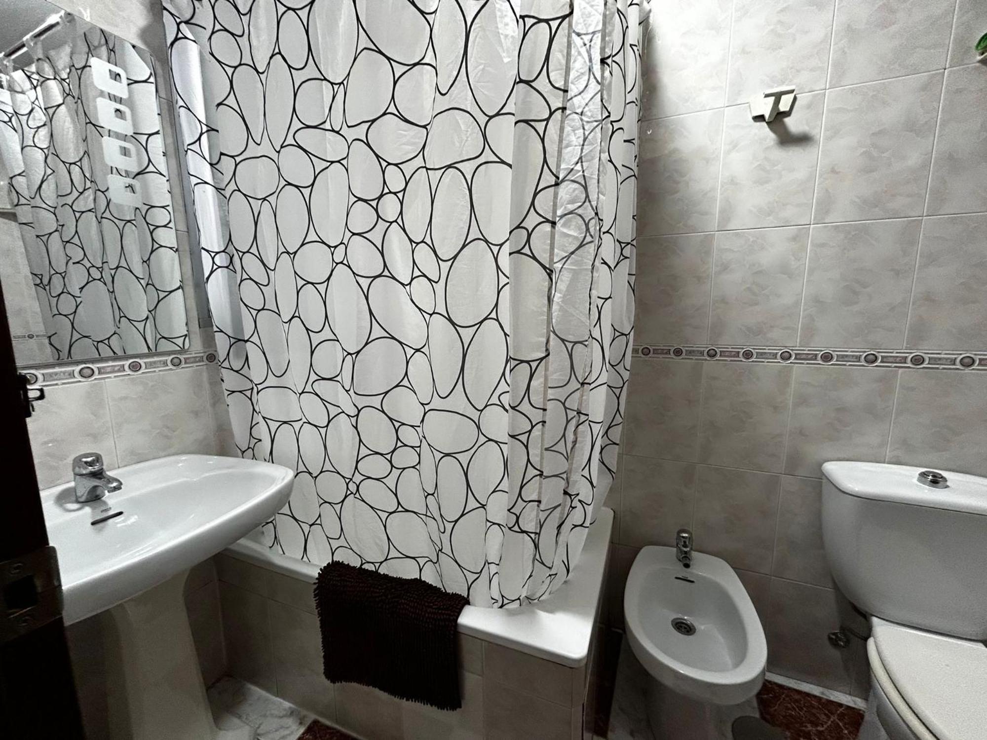 Santa Isabel Low Cost Rooms In Private House Sevilla Rum bild