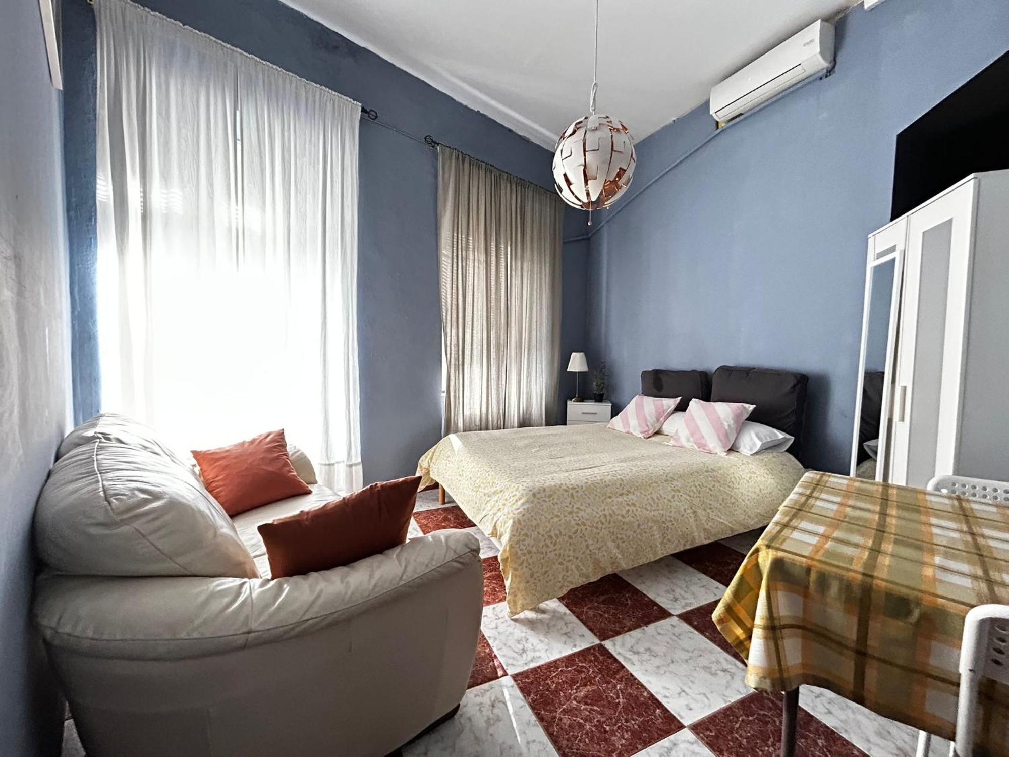 Santa Isabel Low Cost Rooms In Private House Sevilla Exteriör bild