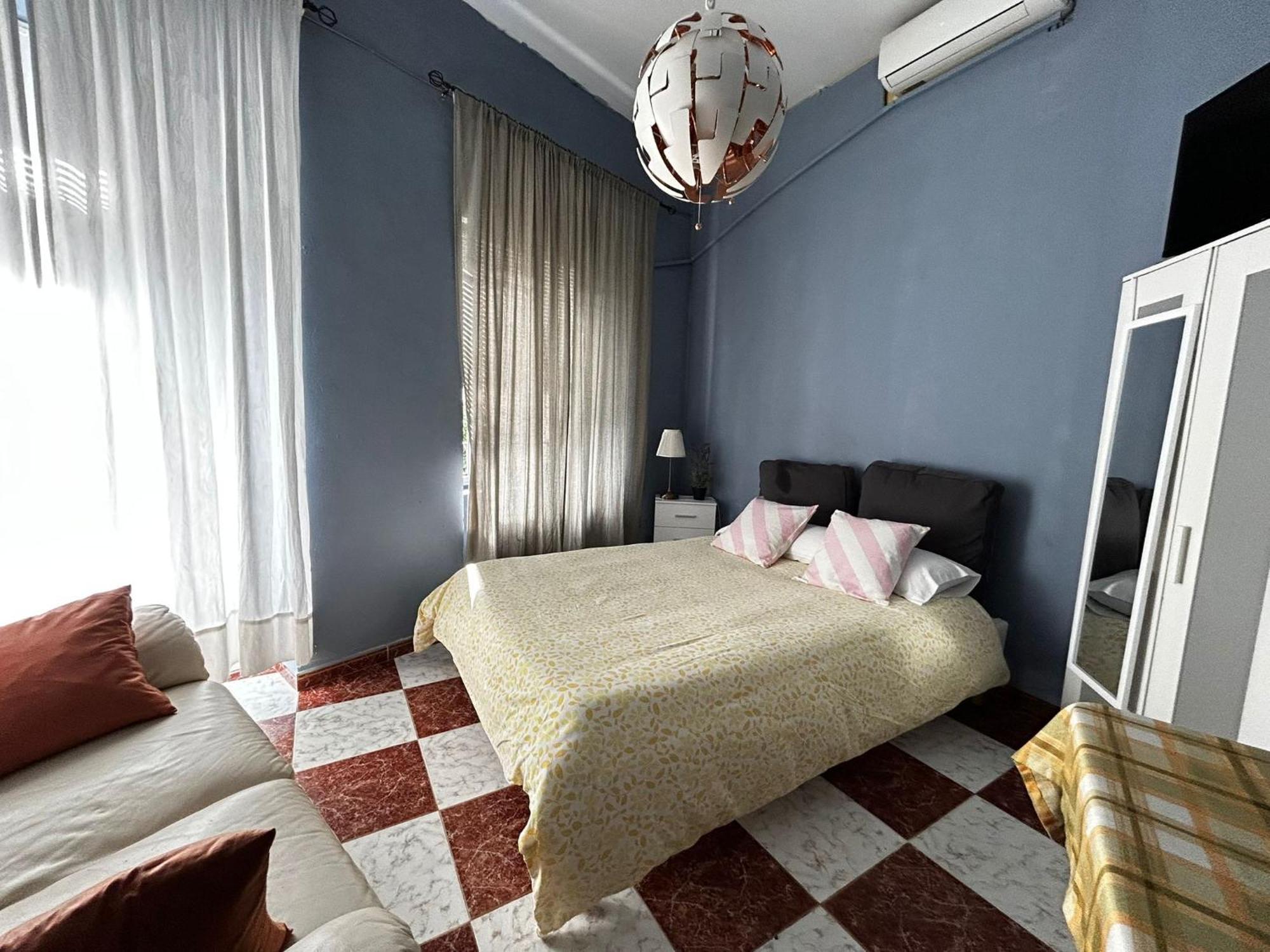 Santa Isabel Low Cost Rooms In Private House Sevilla Rum bild